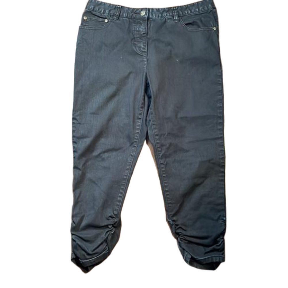 Black vintage Jeanology Capris Jeans Size 8